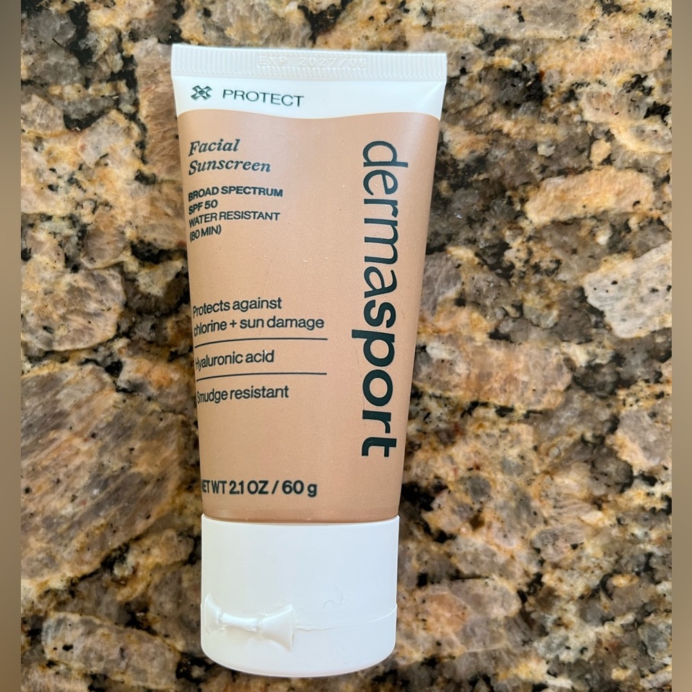 NWT SPF 50 facial sunscreen - Picture 4 of 5